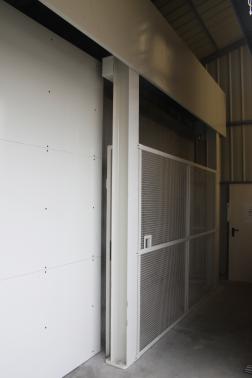 Nordon - Nancy - FRANCE - Porte de bunker de radiographie industrielle. 3,0m x ht 3,0m ; Plomb 64mm ; Poids 10t.