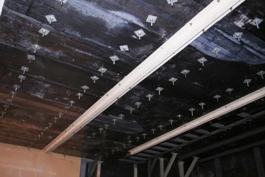 Lood plafond zonder structuur.